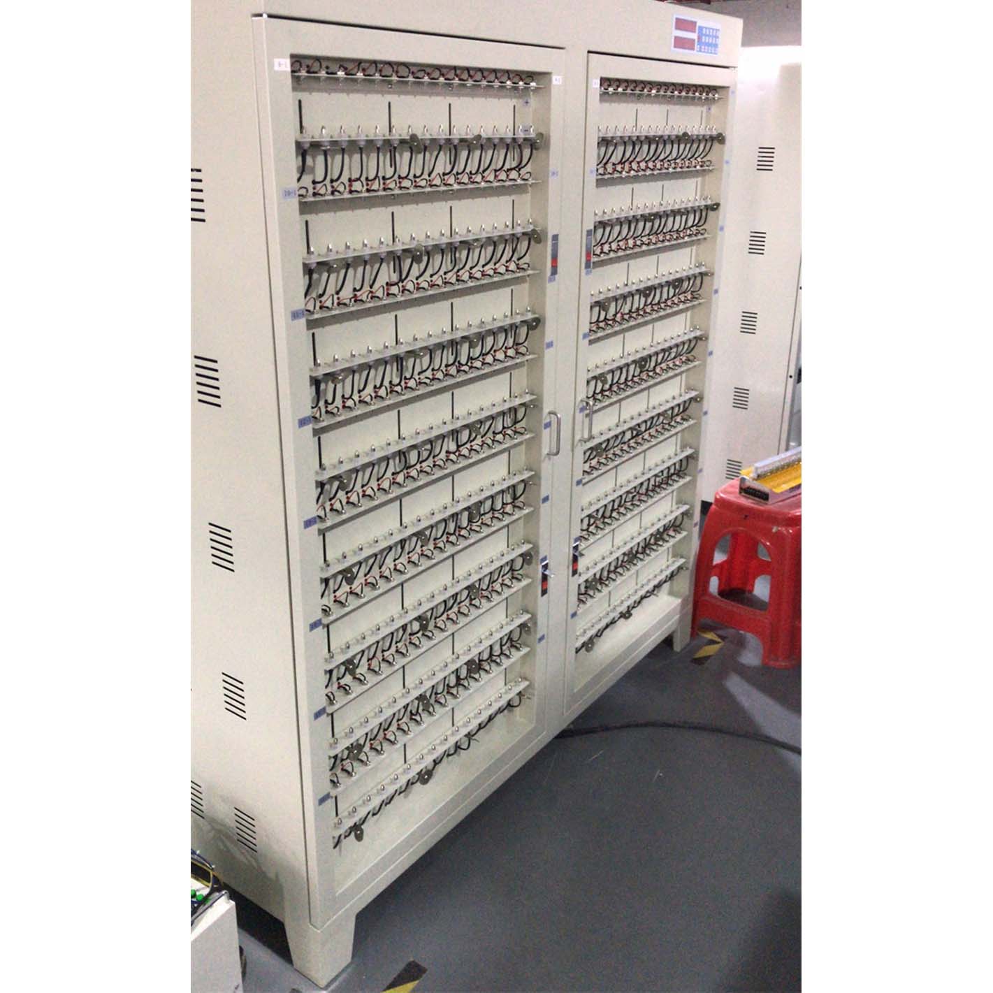 Vertikale 512-Kanal-Batteriekapazitätstestgerät für Lithiumbatterien
 