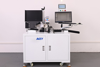 Kundenspezifische automatische Schälmaschine für PVC-Folien mit zylindrischen Zellen wurde ausgeliefert