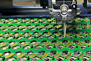 ACEY liefert 10 Sätze ACEY-3753A Ultraschall-Drahtbondmaschinen für Aluminium nach Deutschland